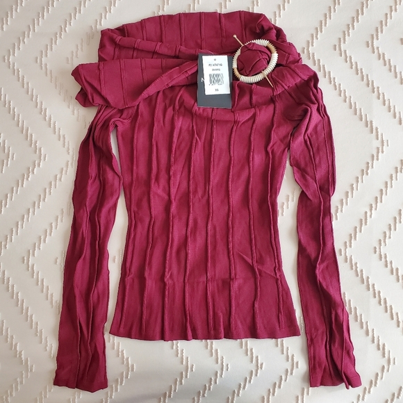 NICHOLAS Aglaia Drop Shoulder Long Sleeve Brooch Top Sangria Size XS - Picture 6 of 10